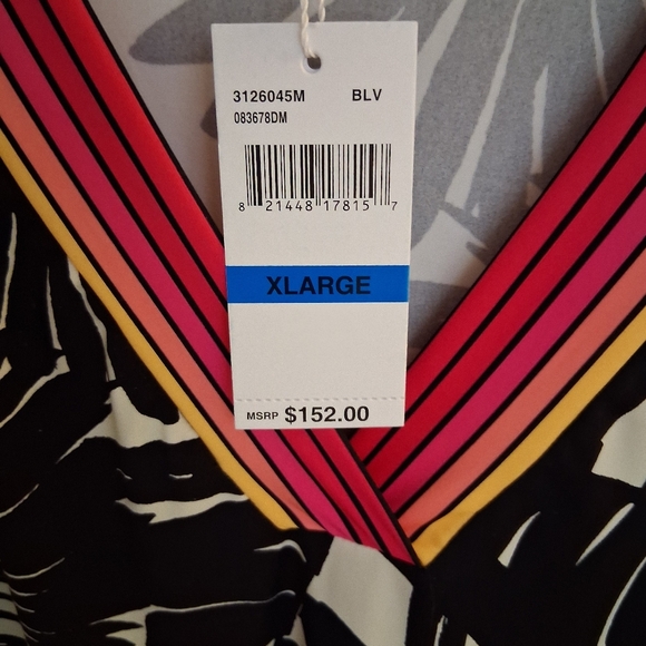 Black White Floral Cover Up - Picture 2 of 3